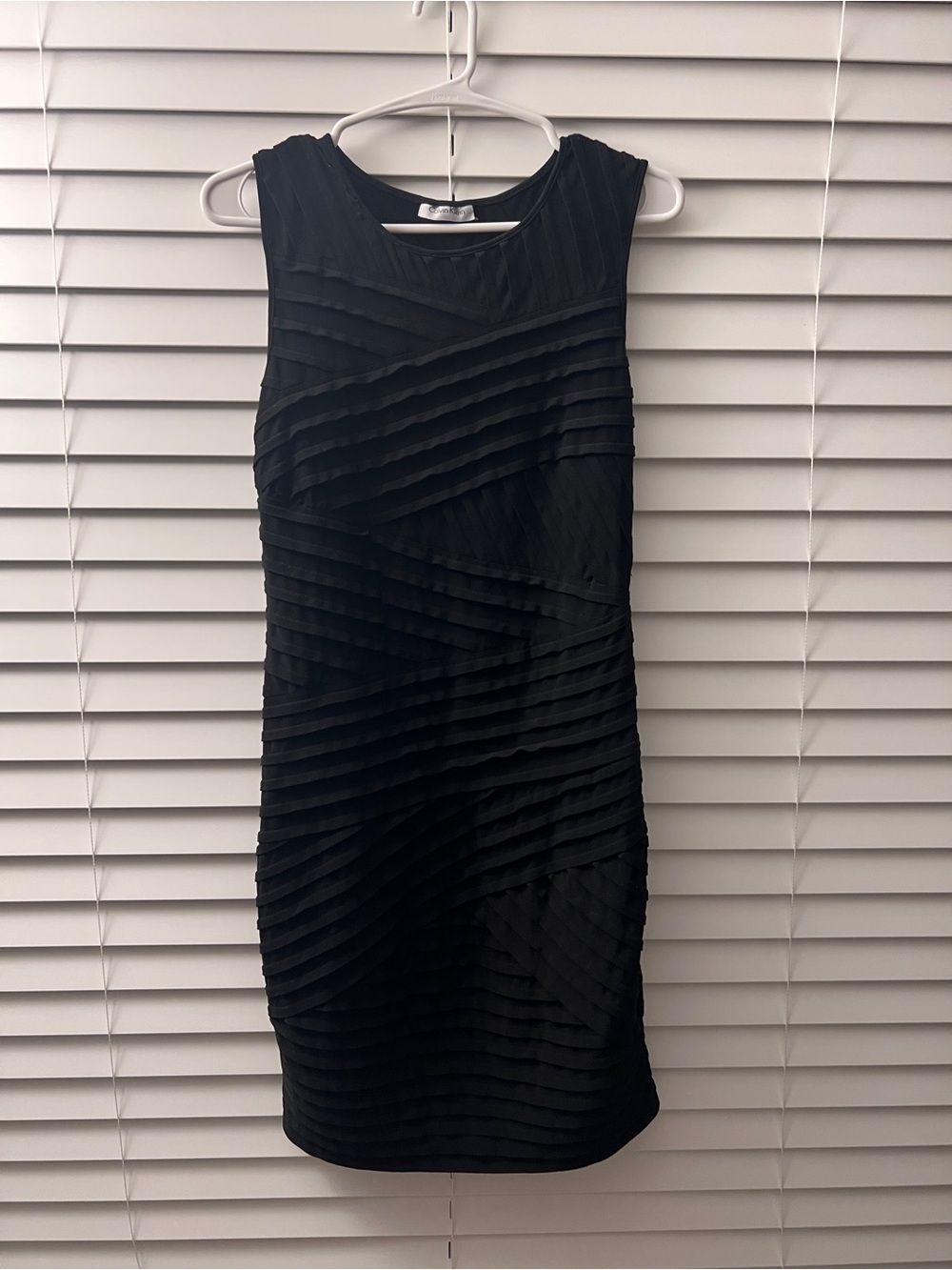 Classic Calvin Klein Black Sleeveless Textured Sheath Dress